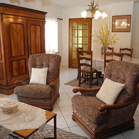 Au Pied Du Chateau Lichtenberg Room photo